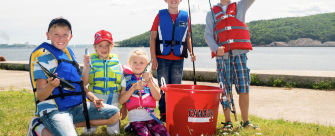 Nachwuchs hilft bei der Selbstversorgung auf Cape Breton (Nova Scotia/Kanada)